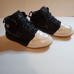 Jordan 1 mid black,gold white, size 11c